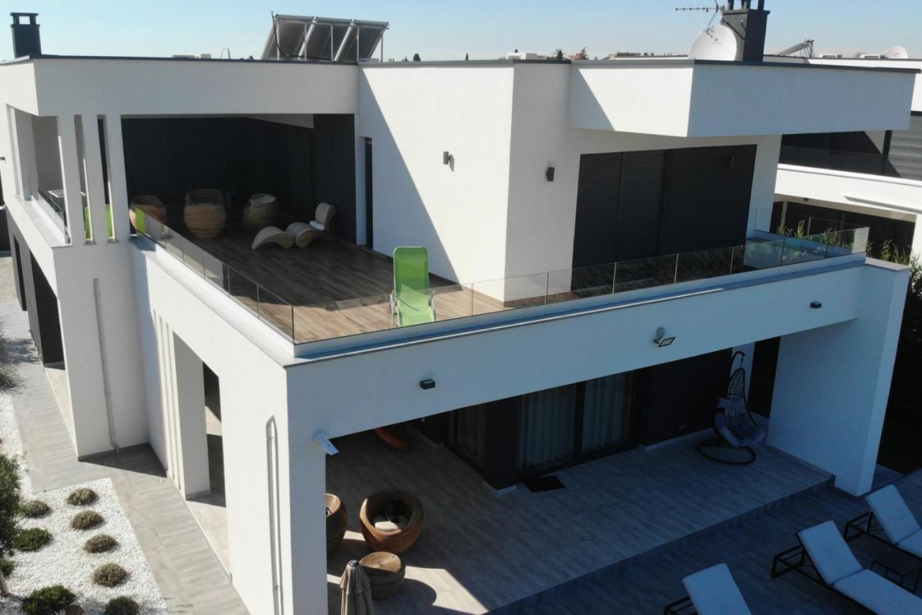 Villa Ula In Pula With Heated Pool And Sauna Екстер'єр фото
