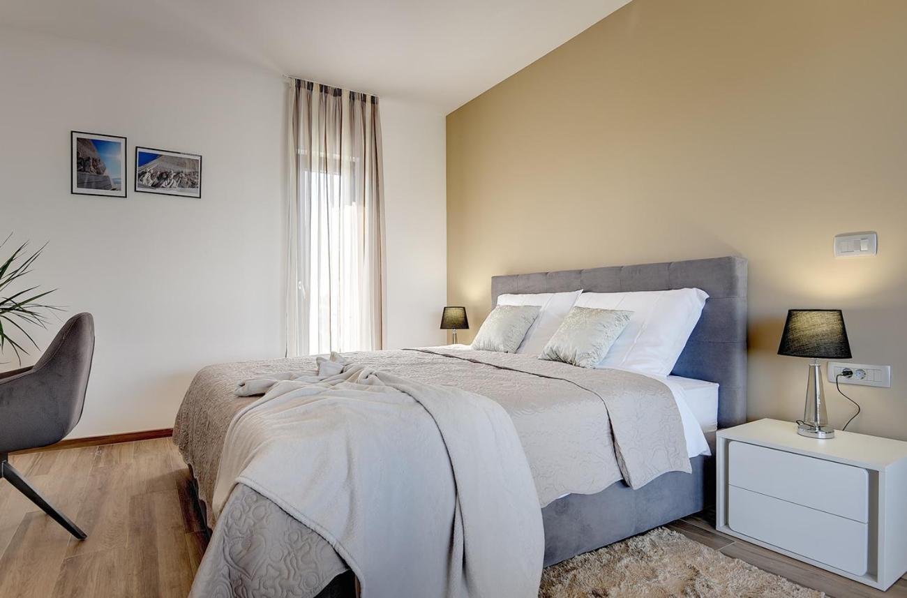 Villa Ula In Pula With Heated Pool And Sauna Екстер'єр фото