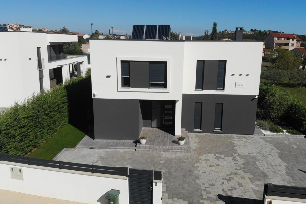 Villa Ula In Pula With Heated Pool And Sauna Екстер'єр фото