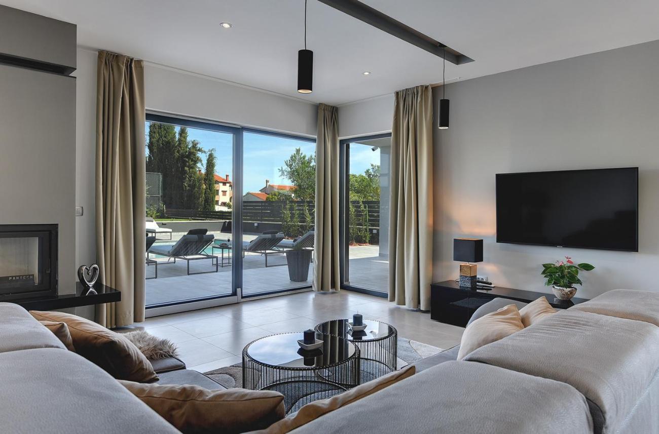Villa Ula In Pula With Heated Pool And Sauna Екстер'єр фото